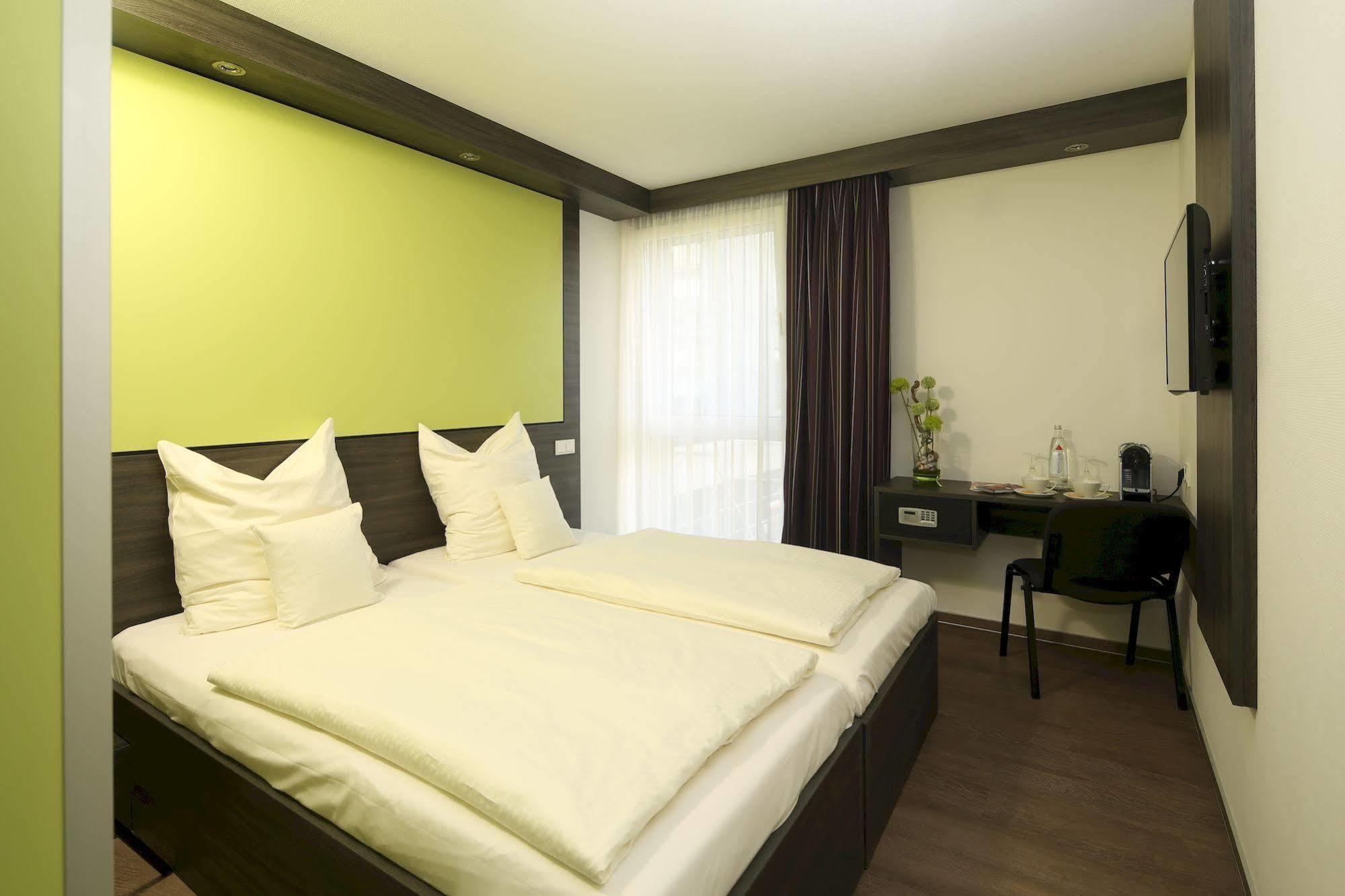 Economy-Hotel Ulm Eksteriør billede