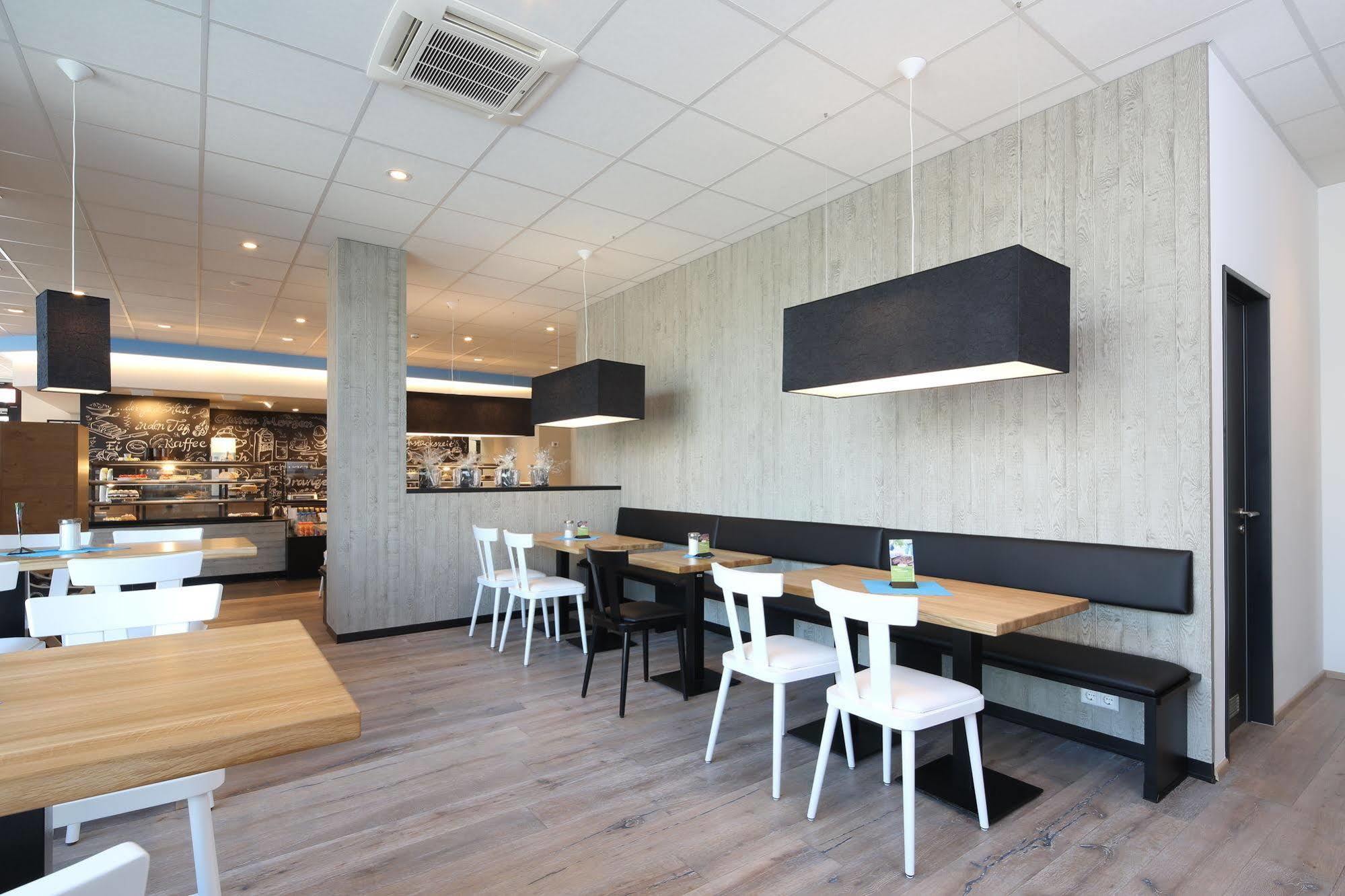 Economy-Hotel Ulm Eksteriør billede